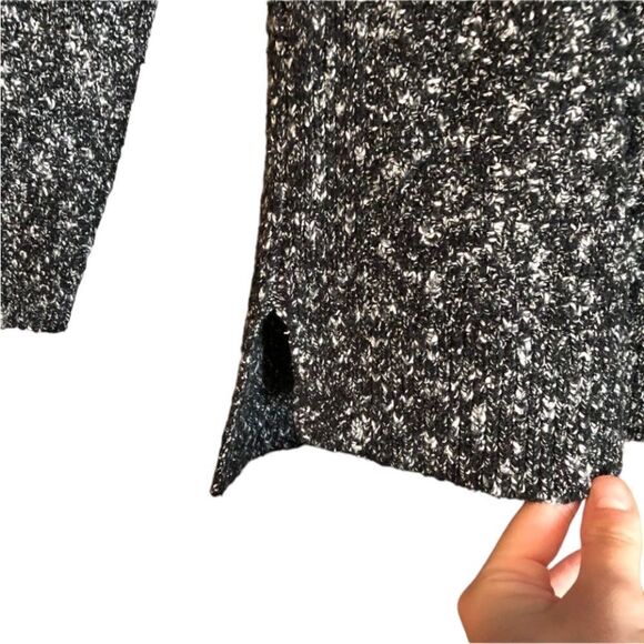 L.l.‎ Bean black & white knit sweater. Size small - Picture 9 of 11